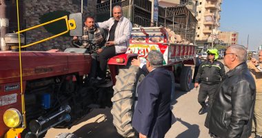 محافظ الدقهلية يصادر جرارا زراعيا لإلقاء مخلفات الهدم على الطريق العام