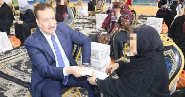 بقيمة مليون جنيه.. محافظ المنوفية يسلم مساعدات مالية وعينية لــ 200 حالة إنسانية