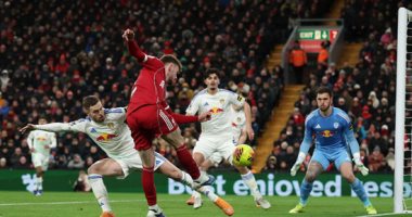 ليفربول يتعثر أمام ليدز ويخسر فرصة الانفراد بصدارة الدوري