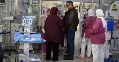 محافظ الفيوم يطمئن على حالة الأطفال المبتسرين ويوجه بتوفير الرعاية الطبية لهم