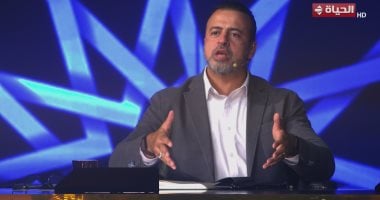 دولة التلاوة.. مصطفى حسنى يوجه نصيحة لتلاميذ داخل الاستوديو.. اعرفها