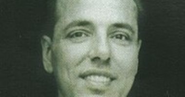 حسين بيكار فى ذكرى ميلاده.. ما قاله محمد جبريل عن الفنان فى كتاب أهل البحر