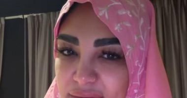 بإسدال الصلاة.. سالى عبد السلام فى رسالة لمتابعيها بعد إعلان خبر حملها