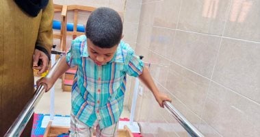 خدمات طبية متكاملة وعلاج طبيعى للأطفال بالتأمين الصحى الشامل فى كوم أمبو.. صور