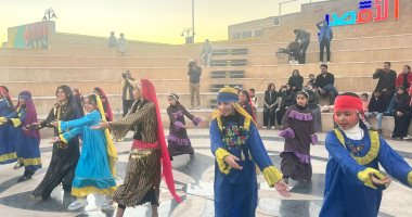 الأقصر بلدنا بلد سواح.. طلاب المحافظة يرحبون بزيارة رئيس الوزراء   