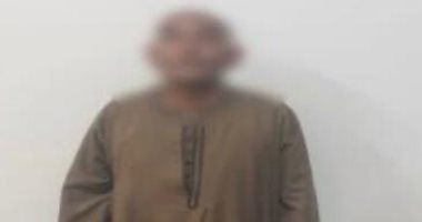 وزارة الداخلية تضبط 3 أشخاص لتوزيعهم أموالا بمحيط لجان المنيا  