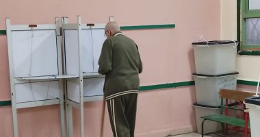 استمرار توافد الناخبين على لجان الوراق قبل نهاية اليوم الأول.. ومسن بعكاز يدلى بصوته