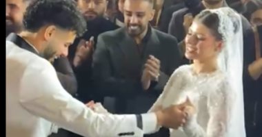 فرحة دونجا بزفافه وسط أصدقائه من نجوم الكرة.. فيديو 