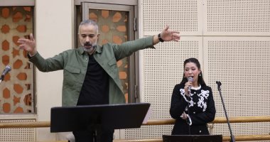 لقطات من بروفة سهرة شريعى بقيادة المايسترو مصطفى حلمى قبل حفل اليوم