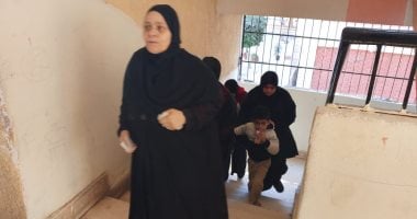 توافد نسائي على صناديق الاقتراع