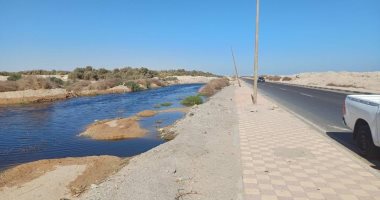 تدخل فورى للسيطرة على تسرب مياه صرف صحى بالطريق الدائرى فى الغردقة