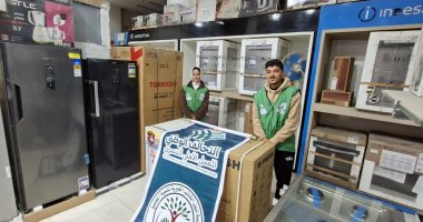 نبيل الكاتب عضو التحالف الوطنى توزع أجهزة كهربائية لدعم العرائس الأيتام بالبحيرة.. صور 