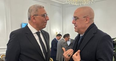 عاصم الجزار وأحمد سعد.. حديث ودى ورسائل هادئة فى كواليس استقبال النواب