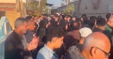 تشييع جثمان طالب الثانوي الراحل على يد صديقه غدرا بسكين في بنها