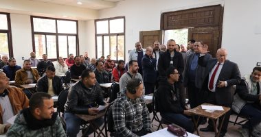 رئيس مياه القاهرة يتابع الاختبارات النهائية لتسوية الأوضاع الوظيفية للعاملين