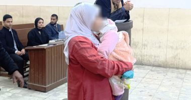 مشاهد من محاكمة قاتلة زوجها وأطفاله الـ6 فى المنيا.. بالبدلة الحمراء وتحمل طفلها