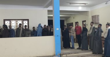 زحام فى الساعات الأخيرة لانتخابات النواب بالدائرة السابعة البلينا سوهاج.. فيديو