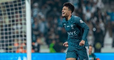 ماركوس ليوناردو لاعب الهلال يحتفل بهدفه