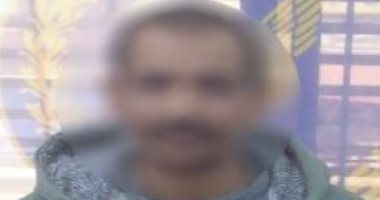 وزارة الداخلية تضبط شخص يوزع أموالا بمحيط لجان كوم حمادة   