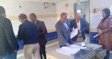 إحالة 33 طبيبا وفنيا للتحقيق لتغيبهم عن العمل بمستشفى طوخ المركزى فى قنا