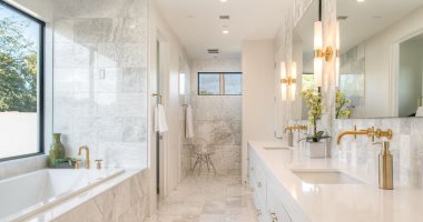 5 حيل ديكور تخلى حمامك منتجع صحى منزلى.. من الألوان لرأس الدش