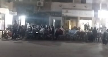 توافد المشجعين على مقاهى المنيا لمتابعة مباراة مصر وبنين بأمم أفريقيا.. فيديو
