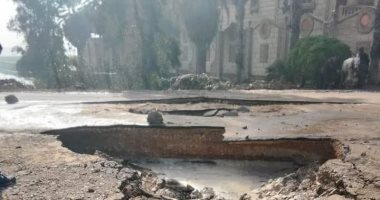 الدفع بسيارات شفط وفرق الصيانة لإصلاح خط مياه بقرية بشبيش فى المحلة