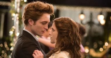 كريستين ستيوارت تُبدي رغبتها في إعادة تقديم سلسلة Twilight كمخرجة