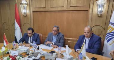 محافظ قنا يستجيب لتجار شوادر نجع حمادى بجدولة الديون ودراسة تخفيض الإيجارات