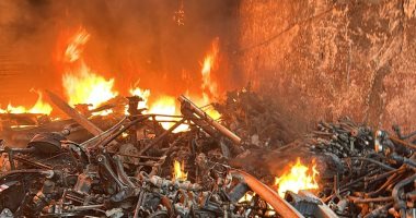 المباحث تستمع لأقوال شهود العيان لكشف ملابسات حريق مخزنى بولاق أبو العلا