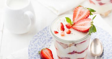 طريقة عمل تشيز كيك الكاسات الباردة بدون فرن 