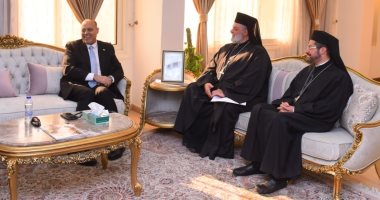 وزير العمل يستقبل وفد الكنيسة الكاثوليكية ويتسلم مقترح تنظيم الإجازات الدينية