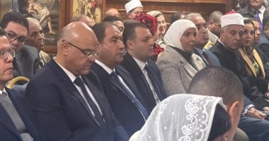 محافظ القليوبية يشهد قداس عيد الميلاد بكنيسة السيدة العذراء.. فيديو