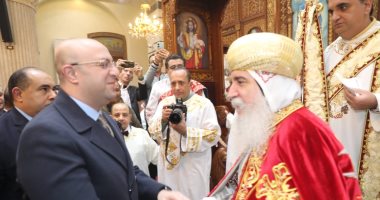 محافظ بني سويف يشهد مراسم قداس عيد الميلاد بالمطرانية