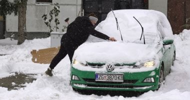 الثلوج تغطى الشوارع والميادين.. عاصفة ثلجية تضرب كرواتيا