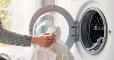كم مرة يجب غسل ملاءات السرير فى الشتاء لحماية صحتك وجلدك؟