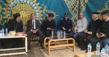 مدير أمن الأقصر يزور كنيسة مارجرجس بأرمنت الوابورات للتهنئة بعيد الميلاد.. صور