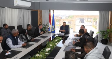 محافظ أسوان يوضح الحلول العاجلة والجذرية لمشكلة الصرف بالكرور