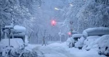 ثلوج كثيفة تعطل ألمانيا.. جسر رئيسى مغلق واستعدادات لإغلاق المدارس.. فيديو