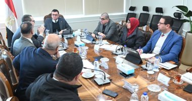 وزير الإسكان يستعرض التصور المبدئي لمشروع سكني جديد للإسكان المتوسط