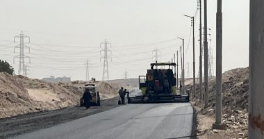 محافظ قنا: استكمال أعمال رصف الطريق الصحراوى الغربى لرفع كفاءة الطرق