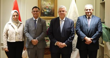 وزير التعليم العالي يستقبل رئيس جامعة ولفرهامبتون لبحث سبل تعزيز التعاون الأكاديمي المشترك