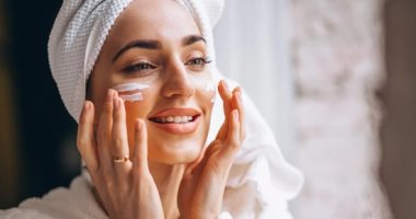 وصفات طبيعية لترطيب البشرة الجافة فى الشتاء.. مش هتاخد وقت