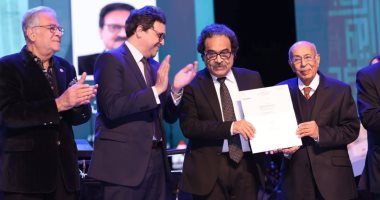 قيادات وأعضاء المصرى الديمقراطى يهنئون فريد زهران بتكريمه فى عيد الثقافة