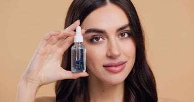 وفرى فلوسك.. طرق عمل سيروم حسب نوع البشرة بخطوات بسيطة