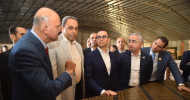 وزير الاستثمار والتجارة الخارجية ومحافظ قنا يتفقدان سير العمل بالمنطقة الحرة