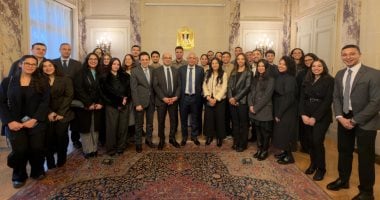 السفير المصرى فى باريس يلتقى بالطلاب المصريين الدارسين فى فرنسا.. صور