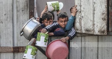 أطفال غزة فى مواجهة الجوع.. معركة البطون الفارغة