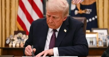 العالم هذا المساء.. ترامب يعلن حالة طوارئ وطنية لحماية عائدات نفط فنزويلا.. مقتل 7 من قوات الأمن الإيرانى واعتقال 200 من المخربين فى مشهد.. ومقتل 23 مدنيا و104 إصابات بسبب هجمات قسد على حلب السورية