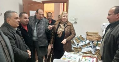 وكيل تعليم بنى سويف تتفقد مركز توزيع أسئلة امتحانات النقل فى أول أيام الامتحانات